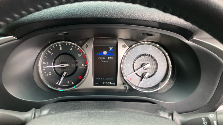 Toyota Hilux Diesel Invincible D/Cab Pick Up 2.8 D-4D Auto